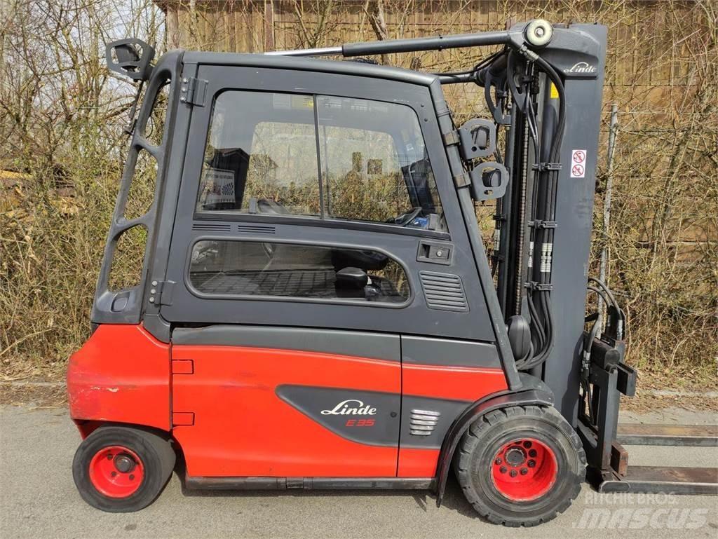 Linde E35L-01-387 شاحنات ذات رافعات شوكية تعمل بالكهرباء