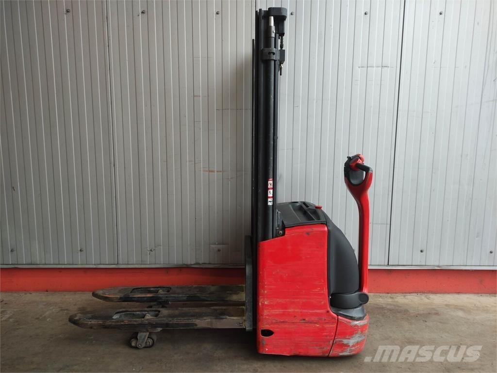 Linde L12 i معدات التكديس الجوالة