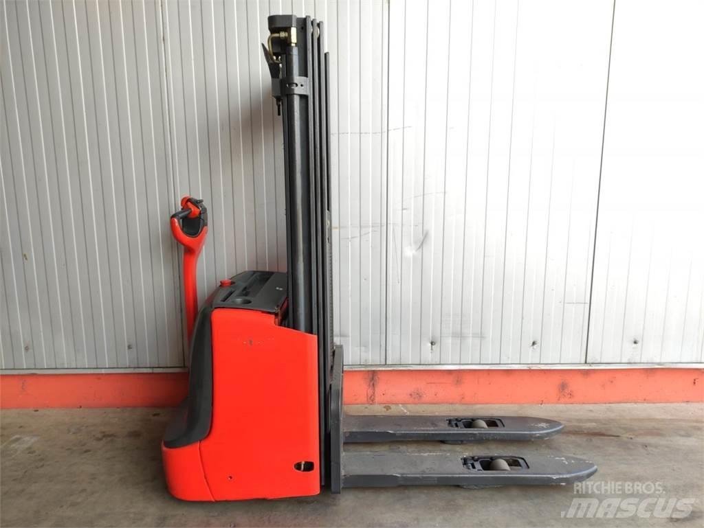 Linde L12i-1172 معدات التكديس الجوالة
