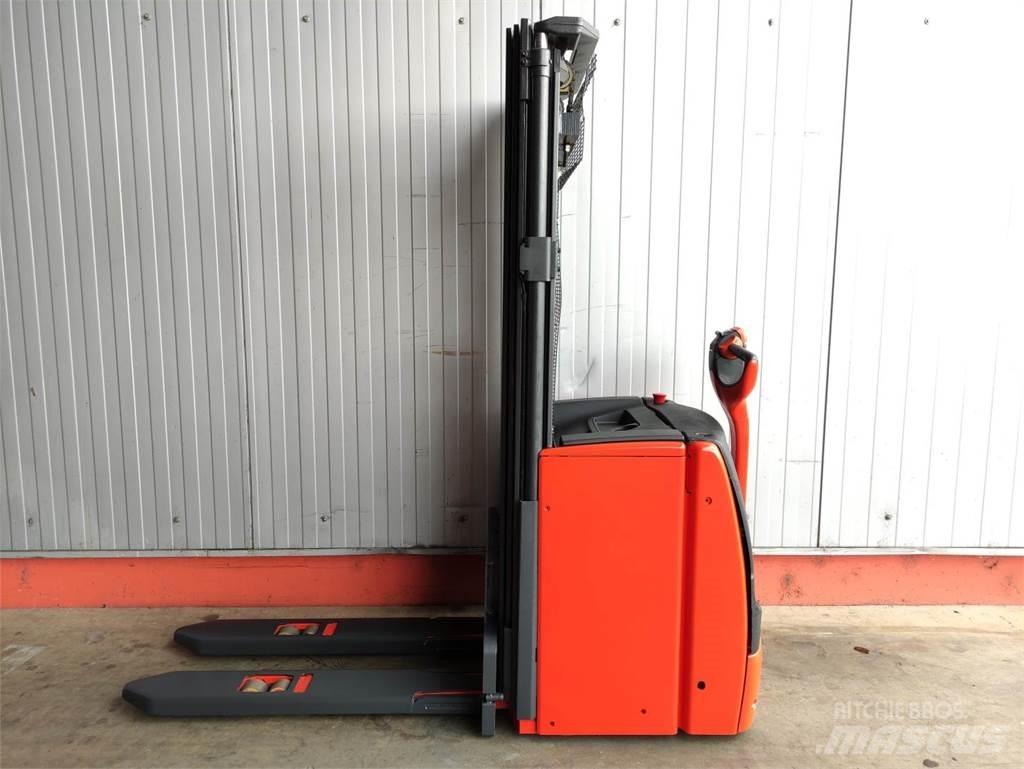 Linde L16-1173 معدات التكديس الجوالة