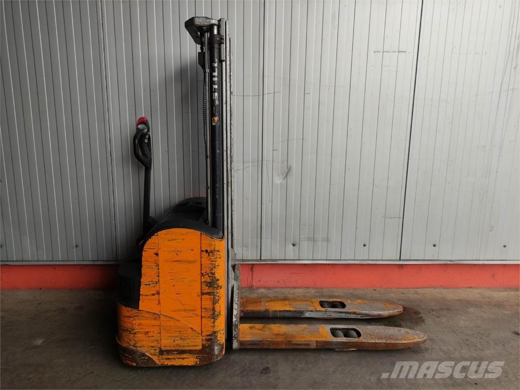 Still EGV16 معدات التكديس الجوالة