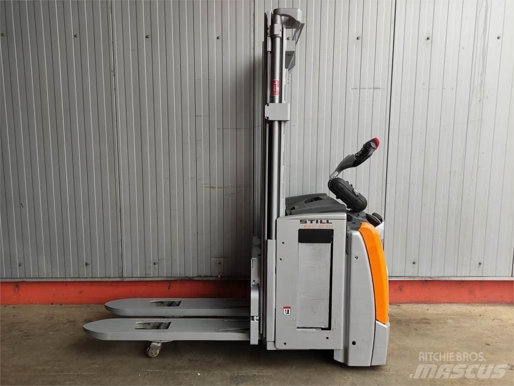 Still EXV-SF20i معدات التكديس الجوالة