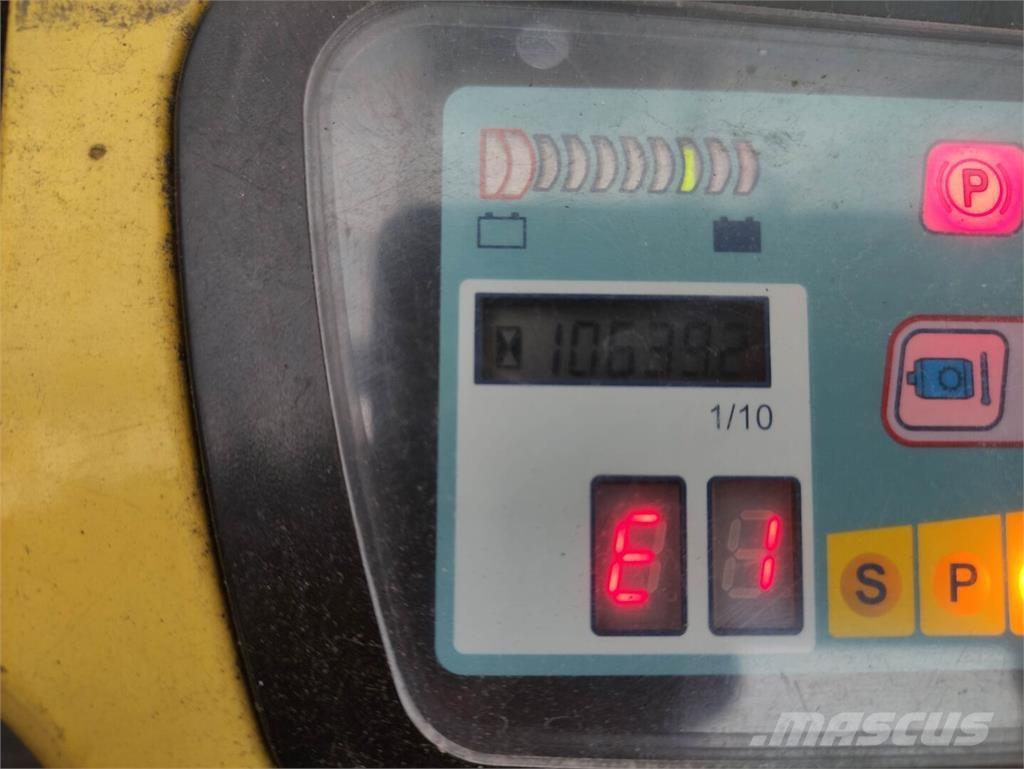 Toyota 7FBEF15 شاحنات ذات رافعات شوكية تعمل بالكهرباء