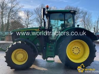 John Deere 6R215