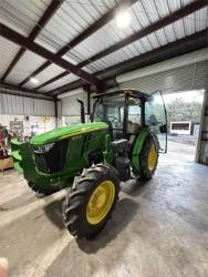 John Deere 5090E
